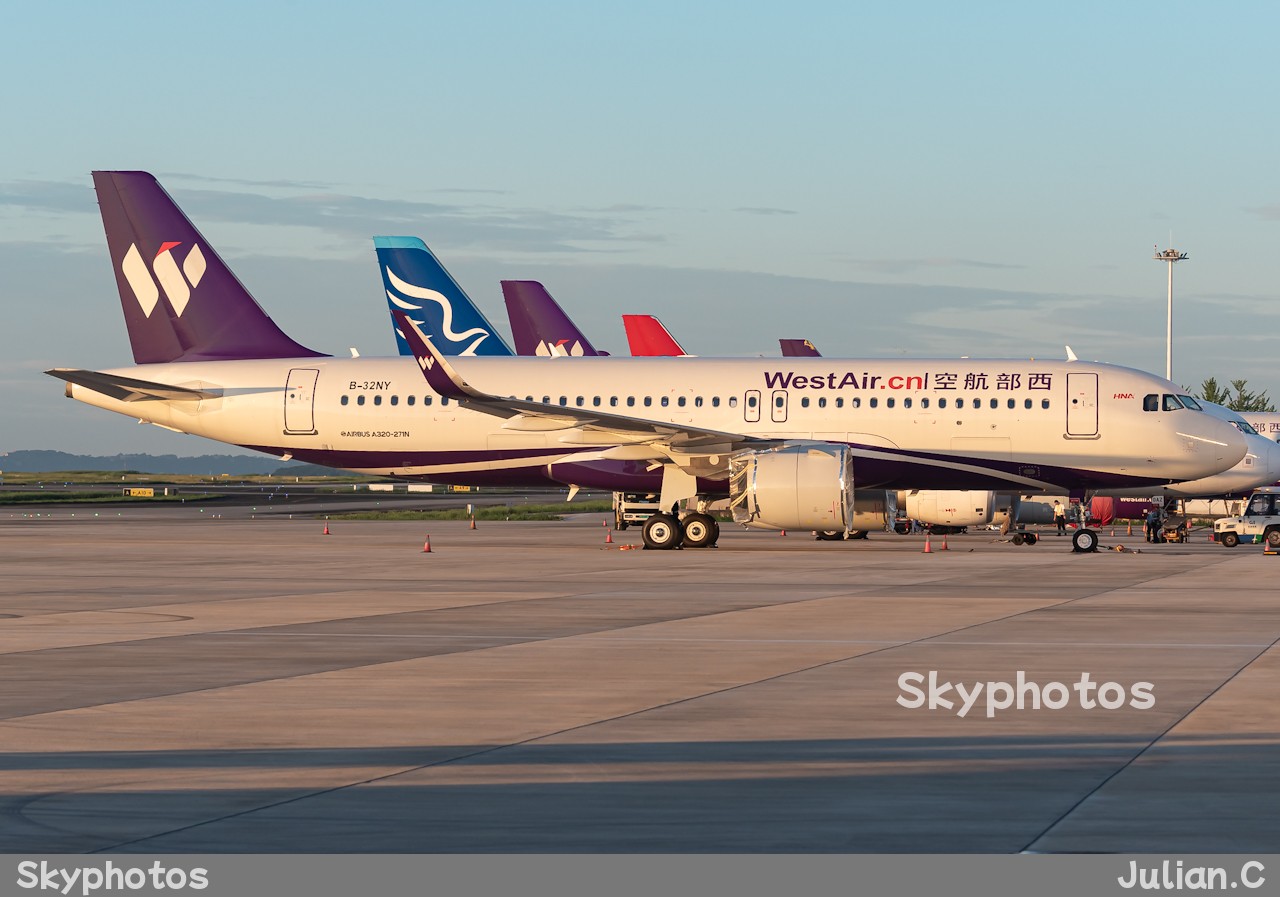 West Air Airbus A320-271N